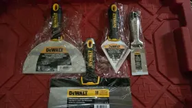 Dxtt-2-402 Dewalt Drywall Tools Stainless Steel Knife Kit Soft Grip Handle 2 Inch &8 -joint 10 -taping Point