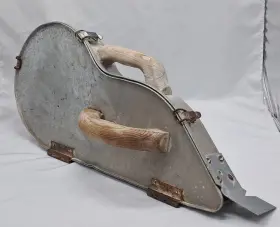 686968 Drywall Master Vintage Banjo. Fully Functional. Aluminum And Wood. Metal Clamps Hinges