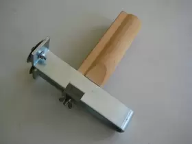 008-4587 Goldblatt Tool Co. Drywall Stripper Cutter Hand #2