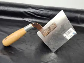 6257844 Marshalltown 035965053259 25d Drywall Corner Trowel Flexible Blade Wood Handle