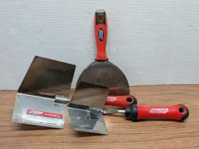 082-030 Wal Board Tools With Extras 6.5 Inch Inside Corner Tool